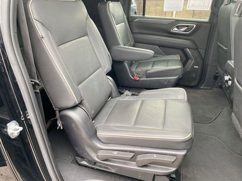 Used 2022 GMC Yukon XL SLT w/ SLT Premium Package image 26