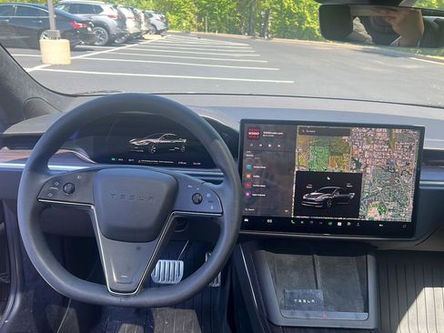 Used 2023 Tesla Model S Standard Range AWD/4WD image 7
