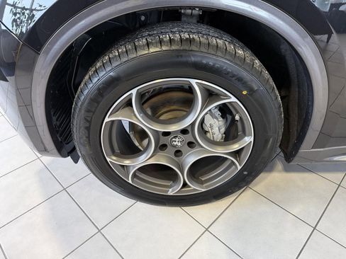 Used 2022 Alfa Romeo Stelvio Ti image 39