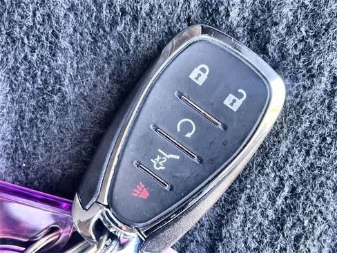 Used 2023 Chevrolet Traverse High Country image 21