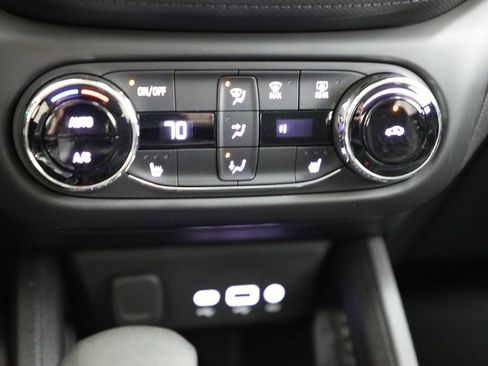 Used 2023 Chevrolet TrailBlazer LT w/ Convenience Package image 6