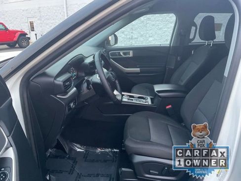 Used 2023 Ford Explorer XLT image 13