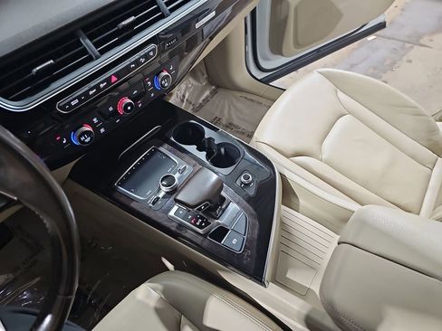 Used 2017 Audi Q7 3.0T Premium Plus image 28