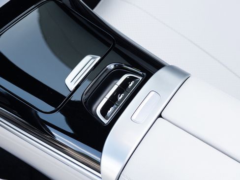 Used 2025 Mercedes-Benz CLE 450 4MATIC Cabriolet image 42