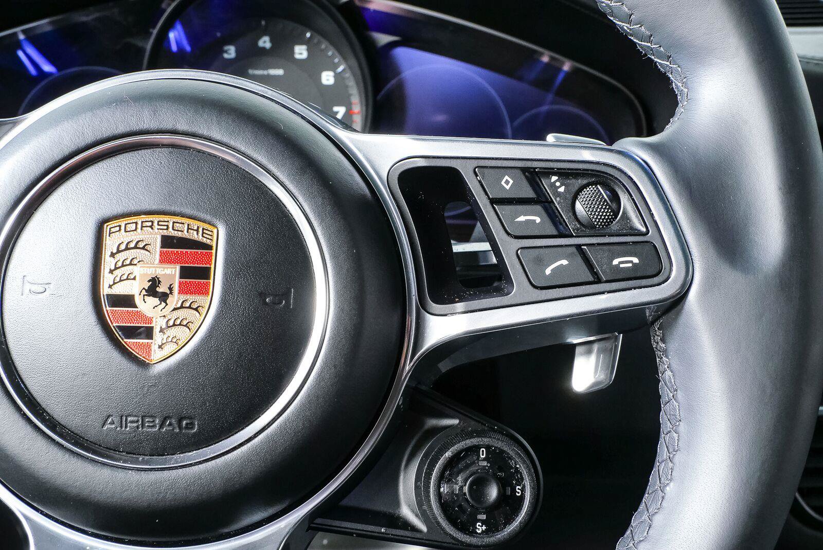 Certified 2023 Porsche Cayenne AWD/4WD image 12