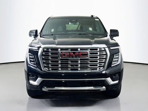 Used 2025 GMC Yukon Denali AWD/4WD image 2