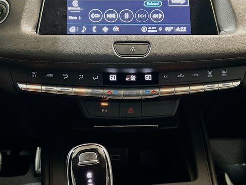 Used 2022 Cadillac XT4 Sport w/ Safety Alert Package FWD image 11