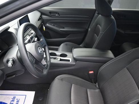 Used 2025 Nissan Altima 2.5 S image 11