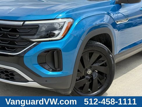 Used 2024 Volkswagen Atlas Cross Sport SE FWD image 6