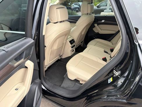 Used 2021 Audi Q5 2.0T Premium Plus w/ Premium Plus Package AWD/4WD image 12