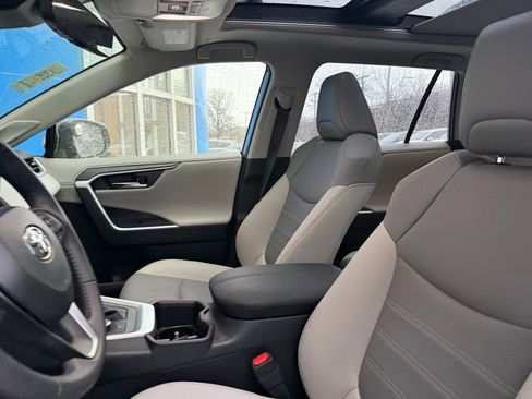 Used 2025 Toyota RAV4 Limited w/ Advanced Technology Package image 8