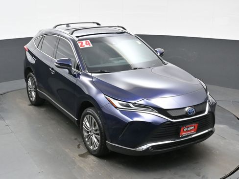 Used 2024 Toyota Venza XLE image 35