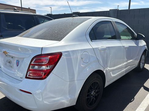 Used 2018 Chevrolet Sonic LT image 4