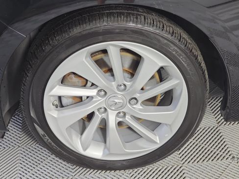 Used 2017 Acura ILX w/ AcuraWatch Plus Package FWD image 10