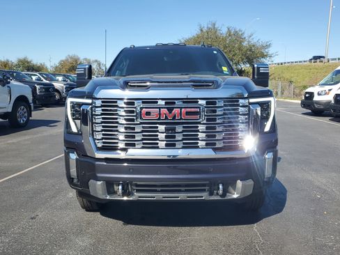 Used 2024 GMC Sierra 3500 Denali w/ Technology Package image 2