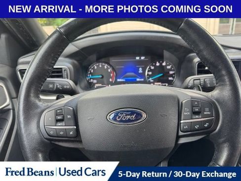 Used 2020 Ford Explorer XLT w/ Equipment Group 202A AWD/4WD image 12