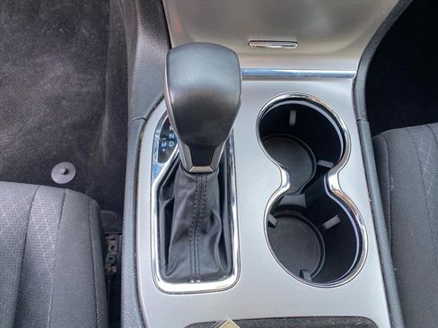 Used 2019 Jeep Grand Cherokee Laredo image 12