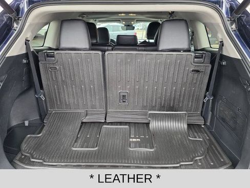 Used 2022 Toyota Highlander XLE AWD/4WD image 7