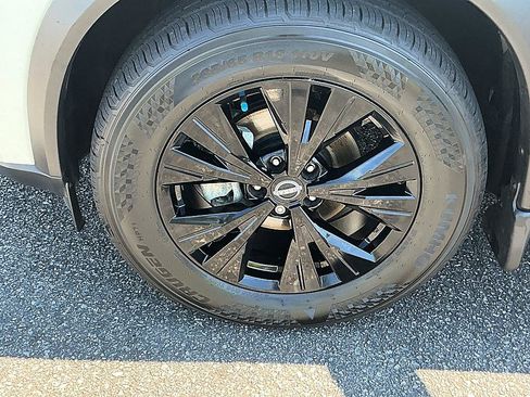 Certified 2023 Nissan Rogue SV w/ SV Premium B Package FWD image 10