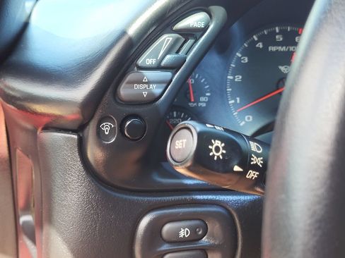 Used 2004 Chevrolet Corvette Convertible w/ Preferred Equipment Group RWD image 26