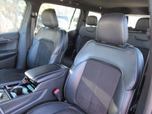 Used 2022 Jeep Grand Cherokee L Laredo image 17