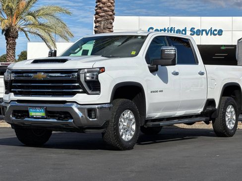 Used 2024 Chevrolet Silverado 2500 LTZ AWD/4WD image 7