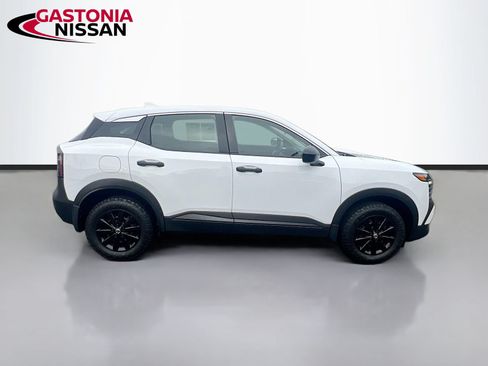 Used 2025 Nissan Kicks S FWD image 10