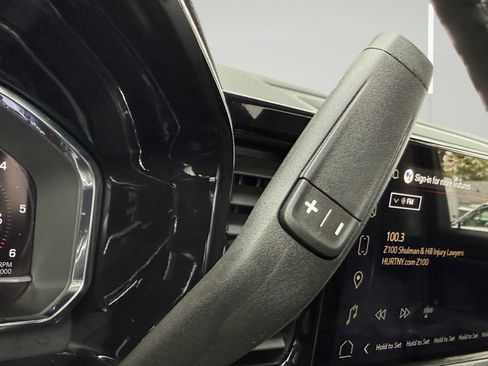 Certified 2025 GMC Sierra 1500 SLT image 40