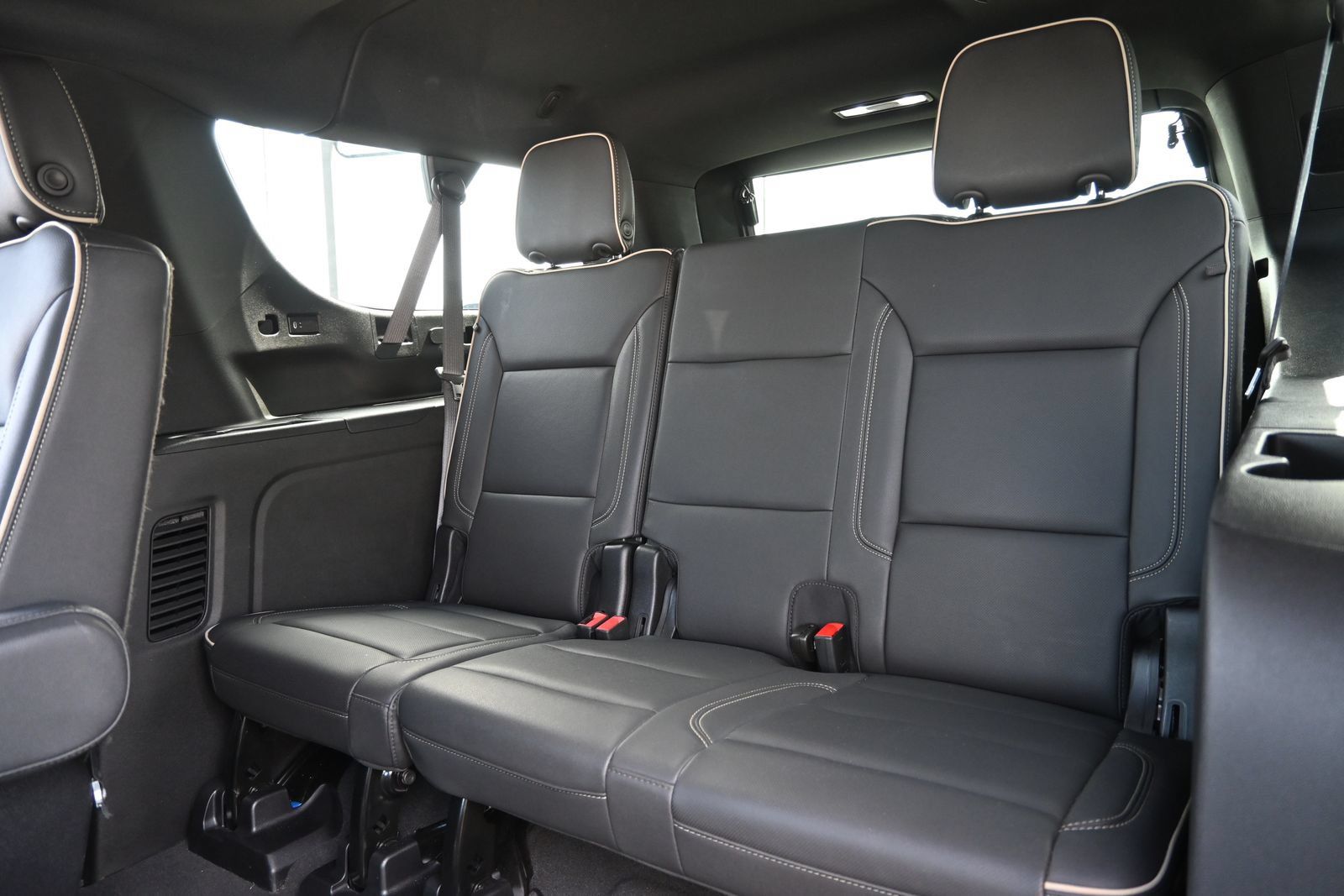 Used 2024 GMC Yukon XL SLT w/ SLT Luxury Package AWD/4WD image 21