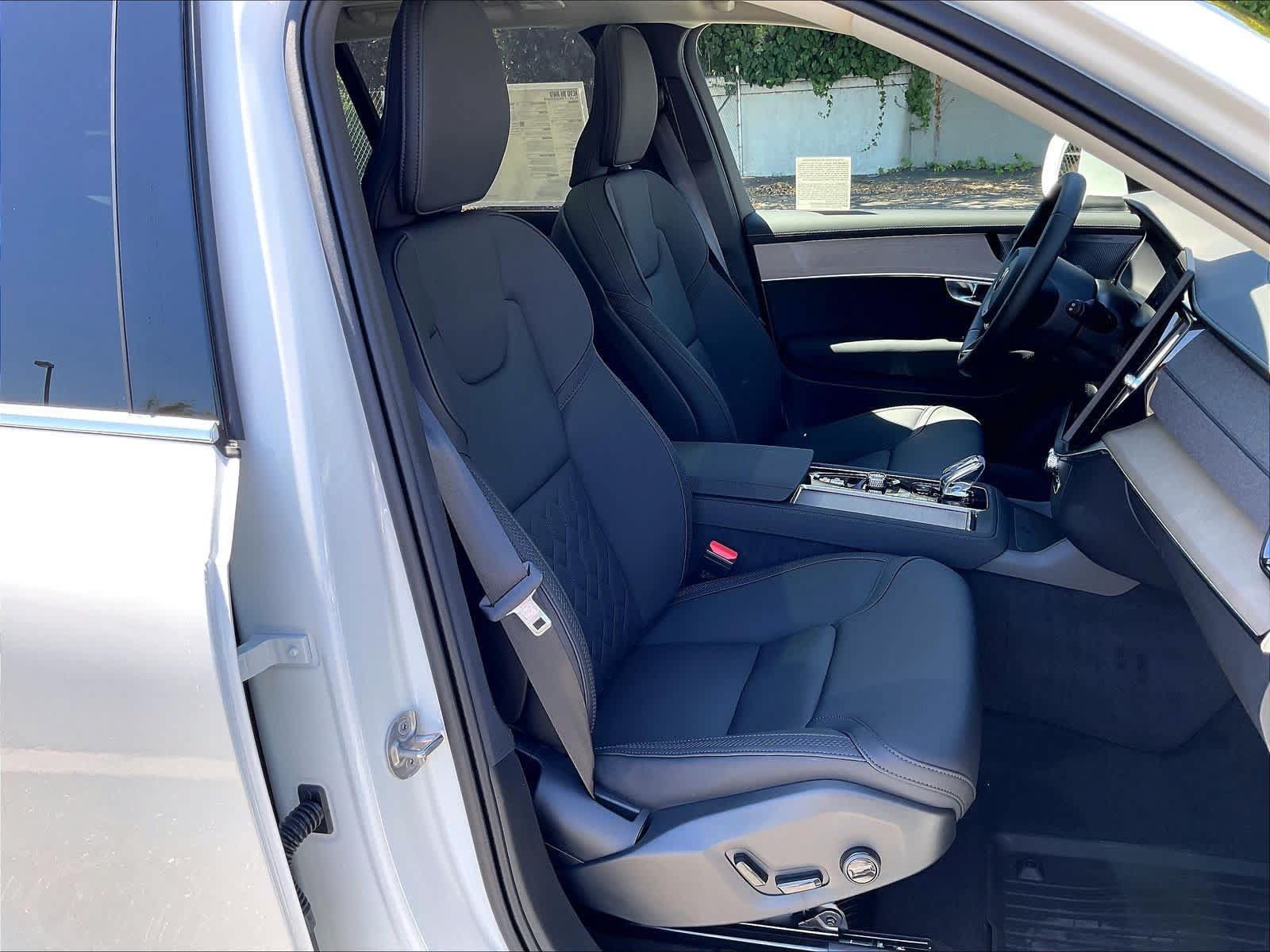 New 2027 Volvo XC90 B6 Plus AWD/4WD image 32