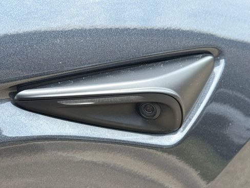 Used 2025 Tesla Model Y Long Range RWD image 7