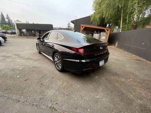Used 2022 Hyundai Sonata Limited w/ Cargo Package FWD image 4