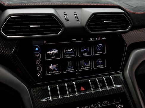 Used 2024 Lamborghini Urus Performante AWD/4WD image 38