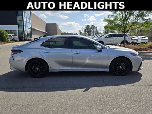 Used 2023 Toyota Camry XSE FWD image 8