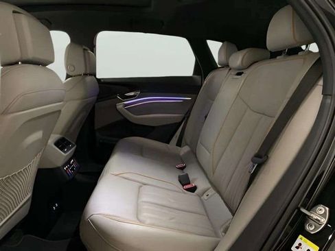 Used 2024 Audi Q8 e-tron Prestige w/ Prestige Package image 61