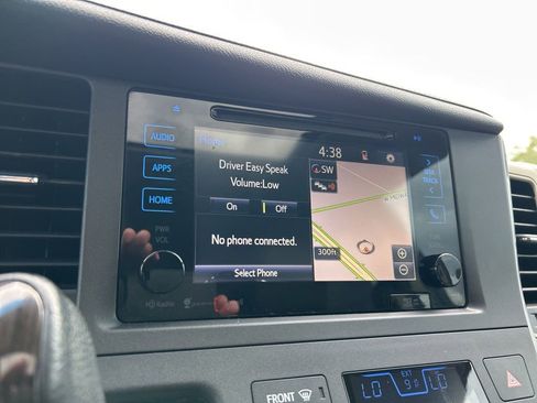 Used 2017 Toyota Sienna XLE w/ XLE Navigation Package image 34