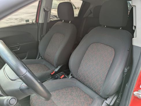 Used 2020 Chevrolet Sonic LT w/ Convenience Package image 10