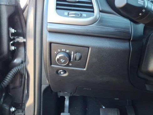 Used 2021 Jeep Grand Cherokee Laredo X image 9