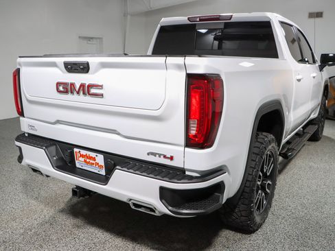 Used 2022 GMC Sierra 1500 AT4 w/ AT4 Preferred Package AWD/4WD image 8