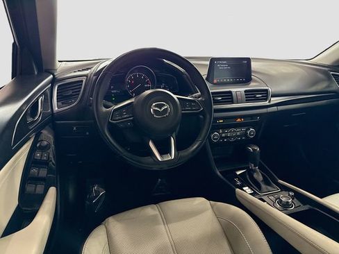 Used 2018 MAZDA MAZDA3 Grand Touring image 24