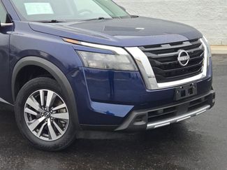 Used 2025 Nissan Pathfinder SL video 2