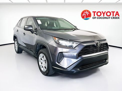 Used 2022 Toyota RAV4 LE image 1