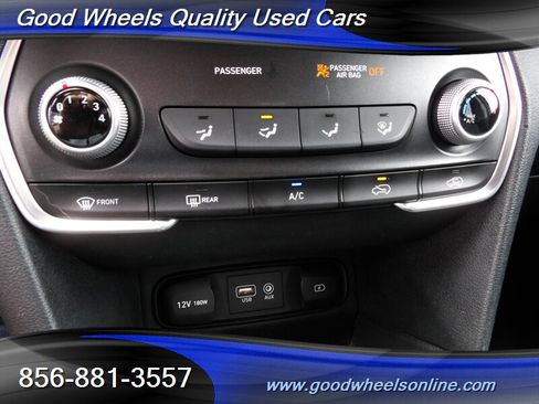 Used 2019 Hyundai Santa Fe SE AWD/4WD image 18