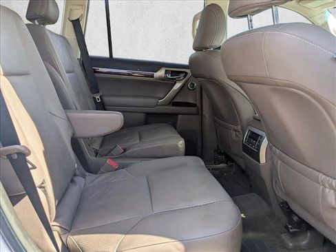 Used 2019 Lexus GX 460 Luxury image 18