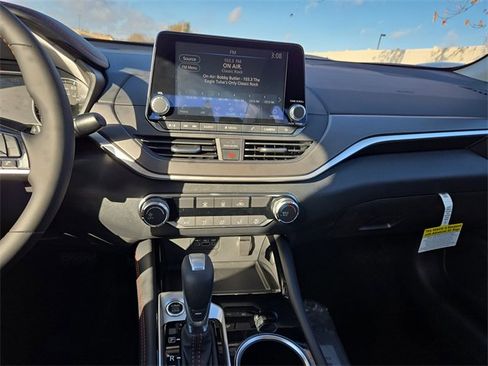 New 2025 Nissan Altima 2.5 SR image 22