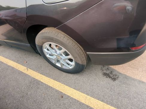 Used 2022 Chevrolet Equinox LS FWD image 5