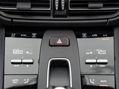 New 2026 Porsche Macan image 20