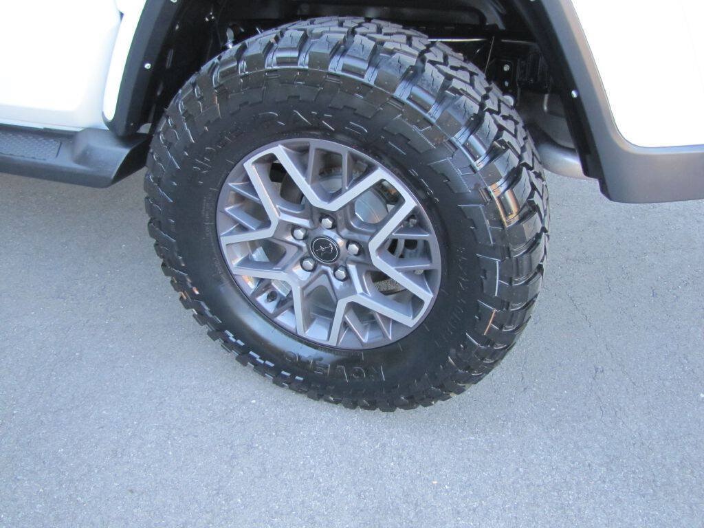 Used 2022 Jeep Gladiator Overland w/ Popular Equipment Package AWD/4WD image 30