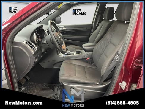 Used 2020 Jeep Grand Cherokee Laredo w/ Security & Convenience Group AWD/4WD image 7