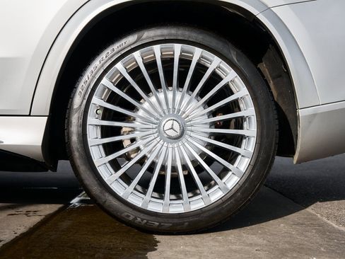 Used 2021 Mercedes-Benz Maybach GLS 600 4MATIC image 8